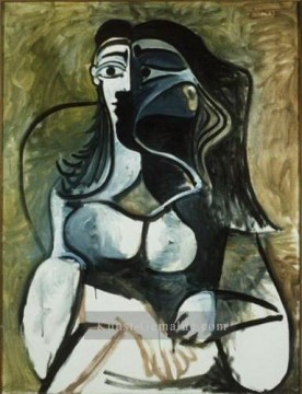  sitzen - Frau sitzen dans un fauteuil 1917 kubist Pablo Picasso